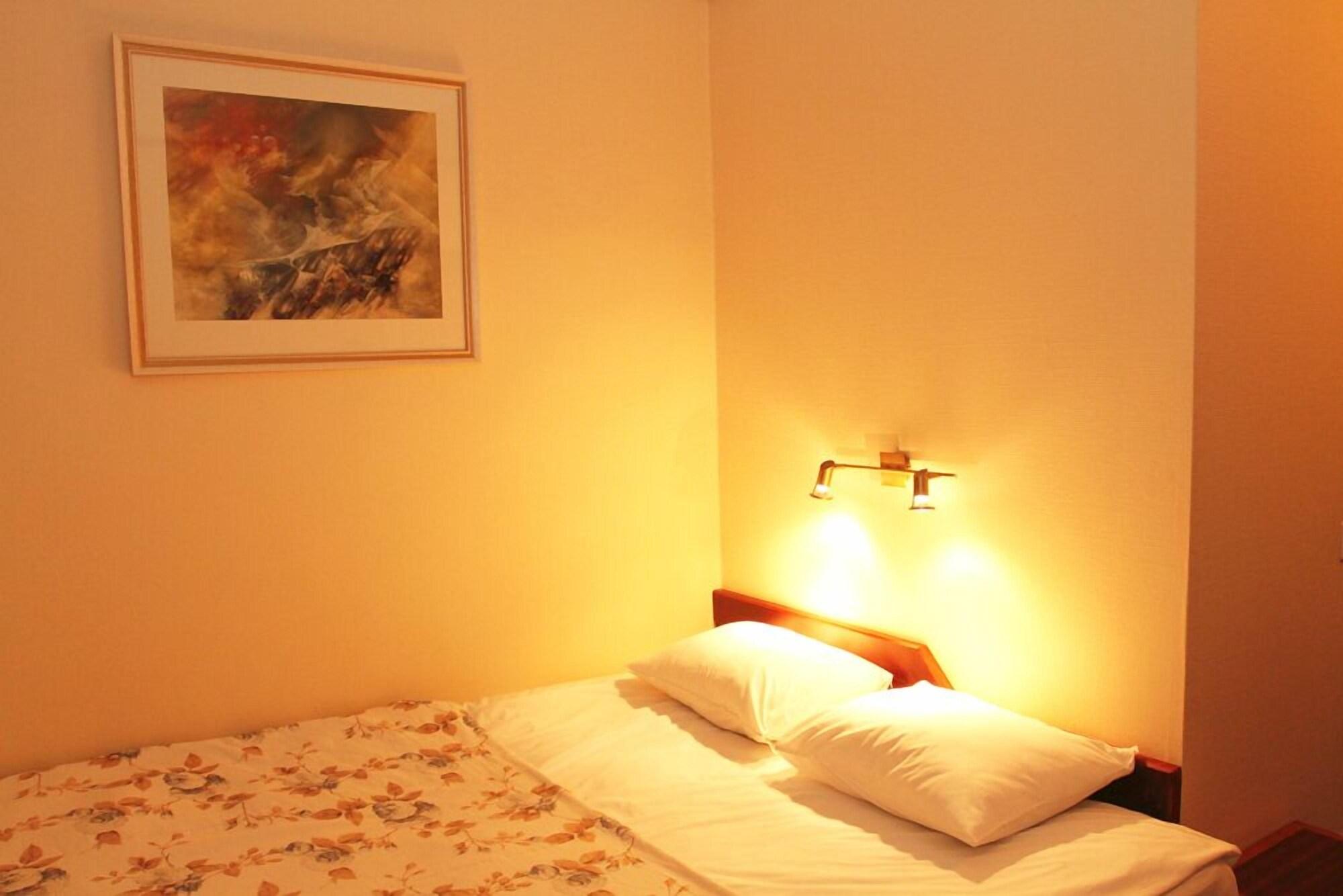Hotel Victoria بارنو المظهر الخارجي الصورة