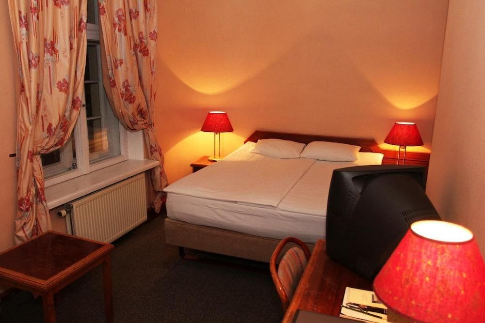 Hotel Victoria بارنو المظهر الخارجي الصورة