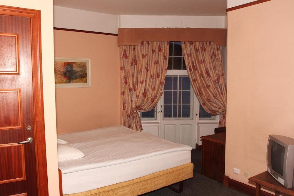 Hotel Victoria بارنو المظهر الخارجي الصورة