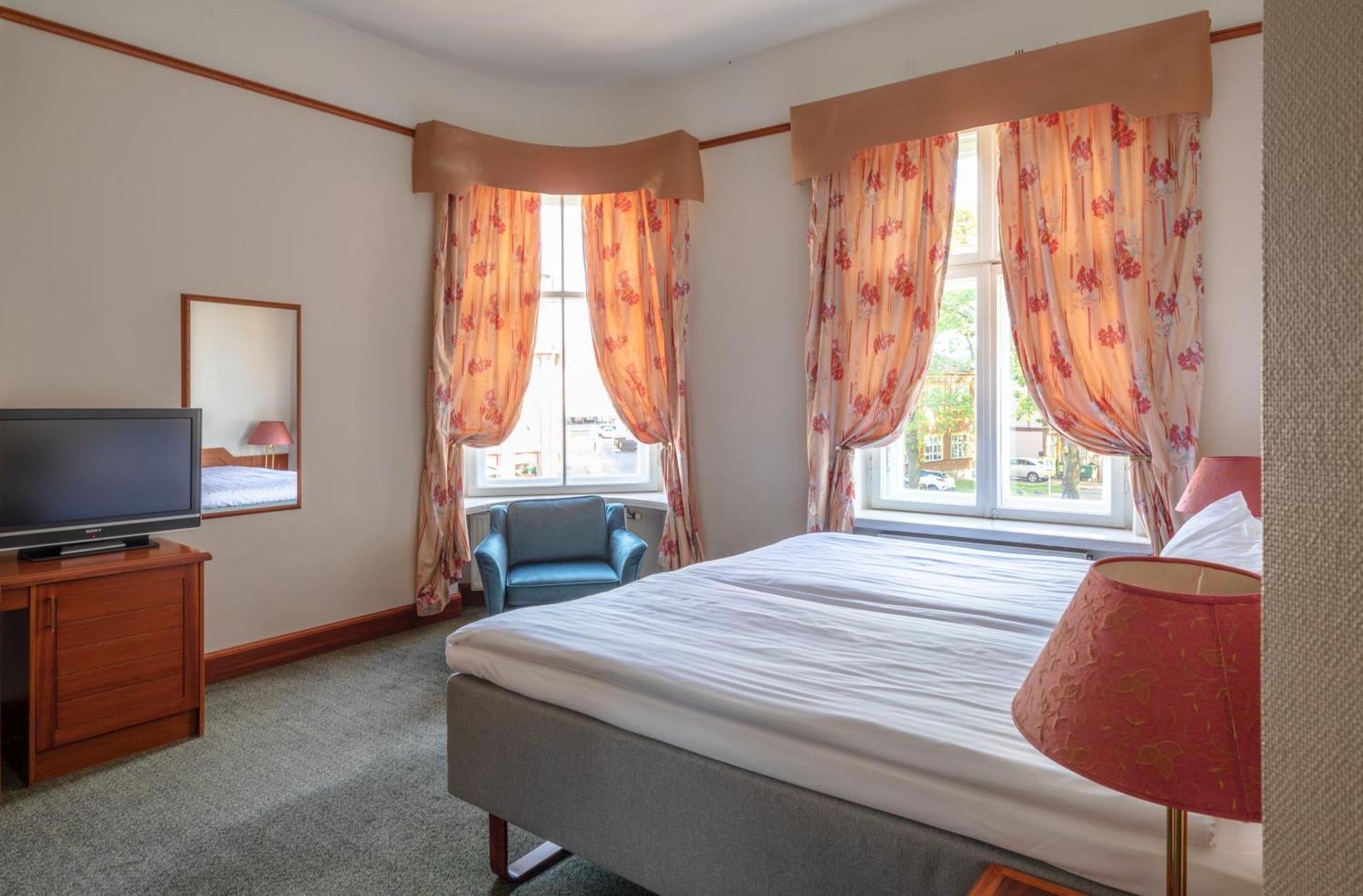 Hotel Victoria بارنو المظهر الخارجي الصورة