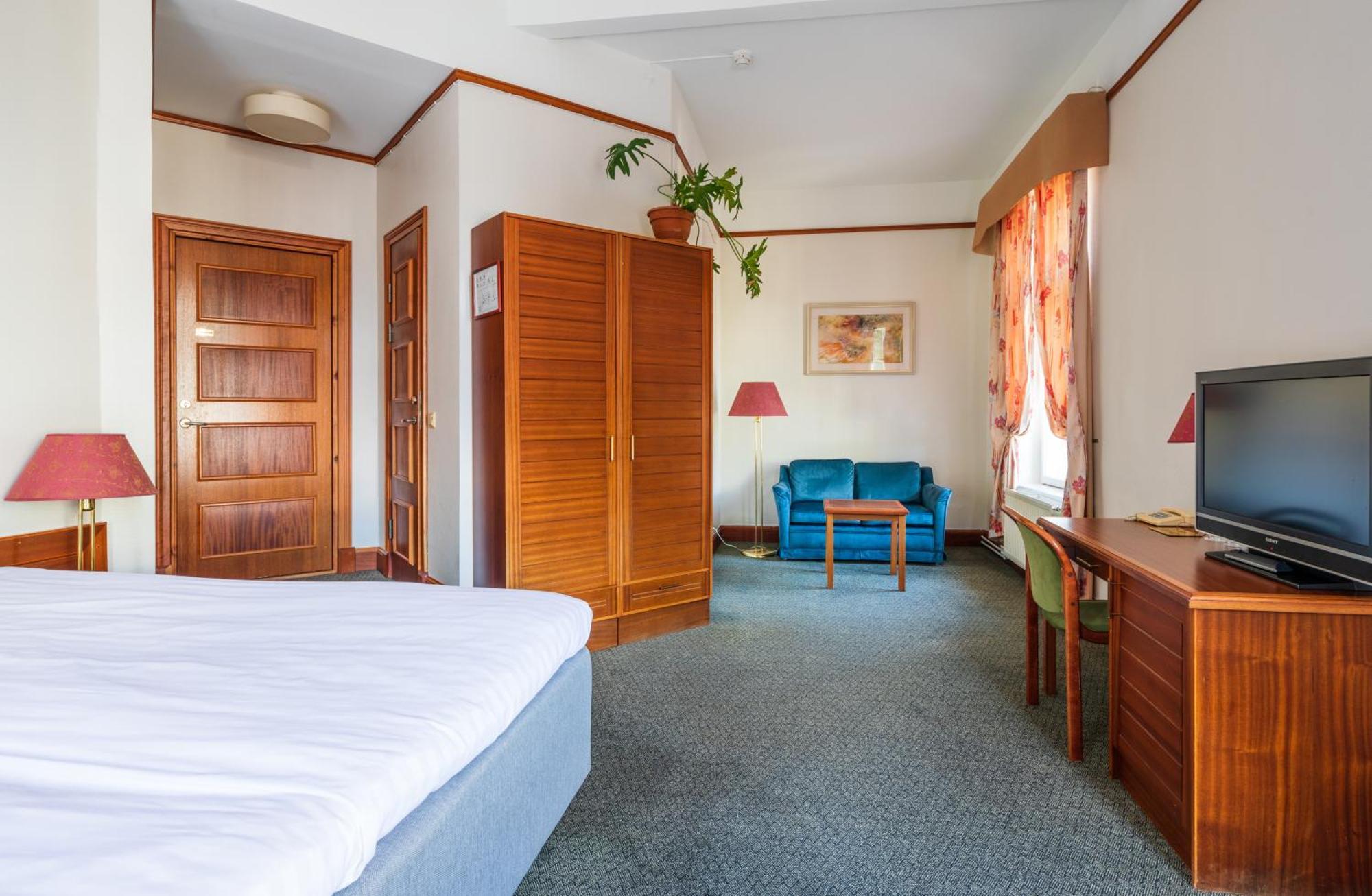 Hotel Victoria بارنو المظهر الخارجي الصورة