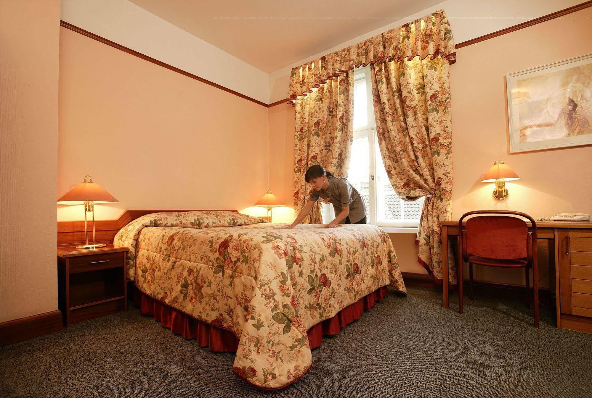 Hotel Victoria بارنو المظهر الخارجي الصورة
