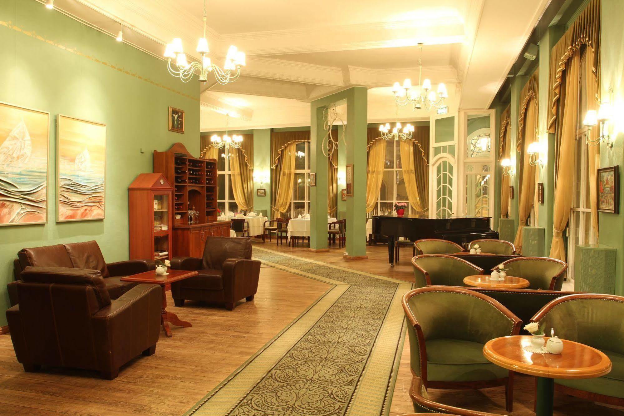 Hotel Victoria بارنو المظهر الخارجي الصورة