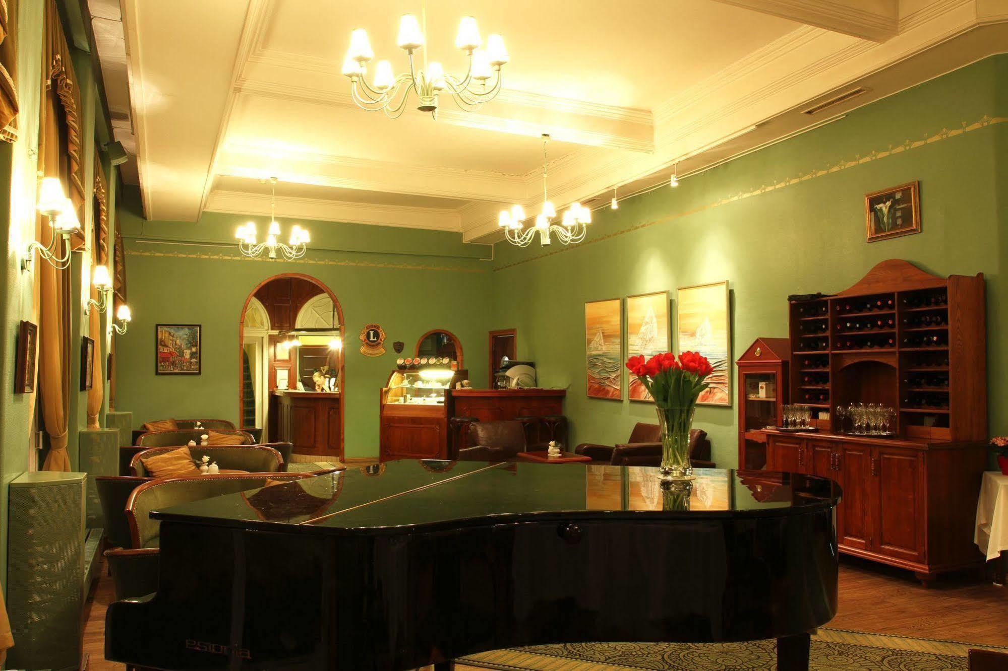 Hotel Victoria بارنو المظهر الخارجي الصورة